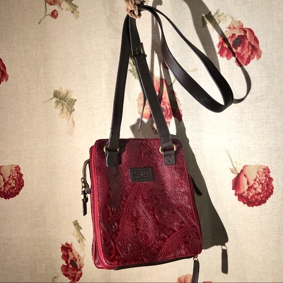 Relic Red Embossed faux Leather Crossbody Purse - Picture 4 of 6